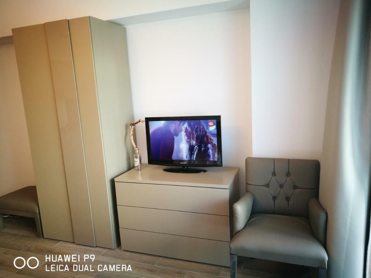 Luxury Studio 42 De Silva Mamaia Exterior photo