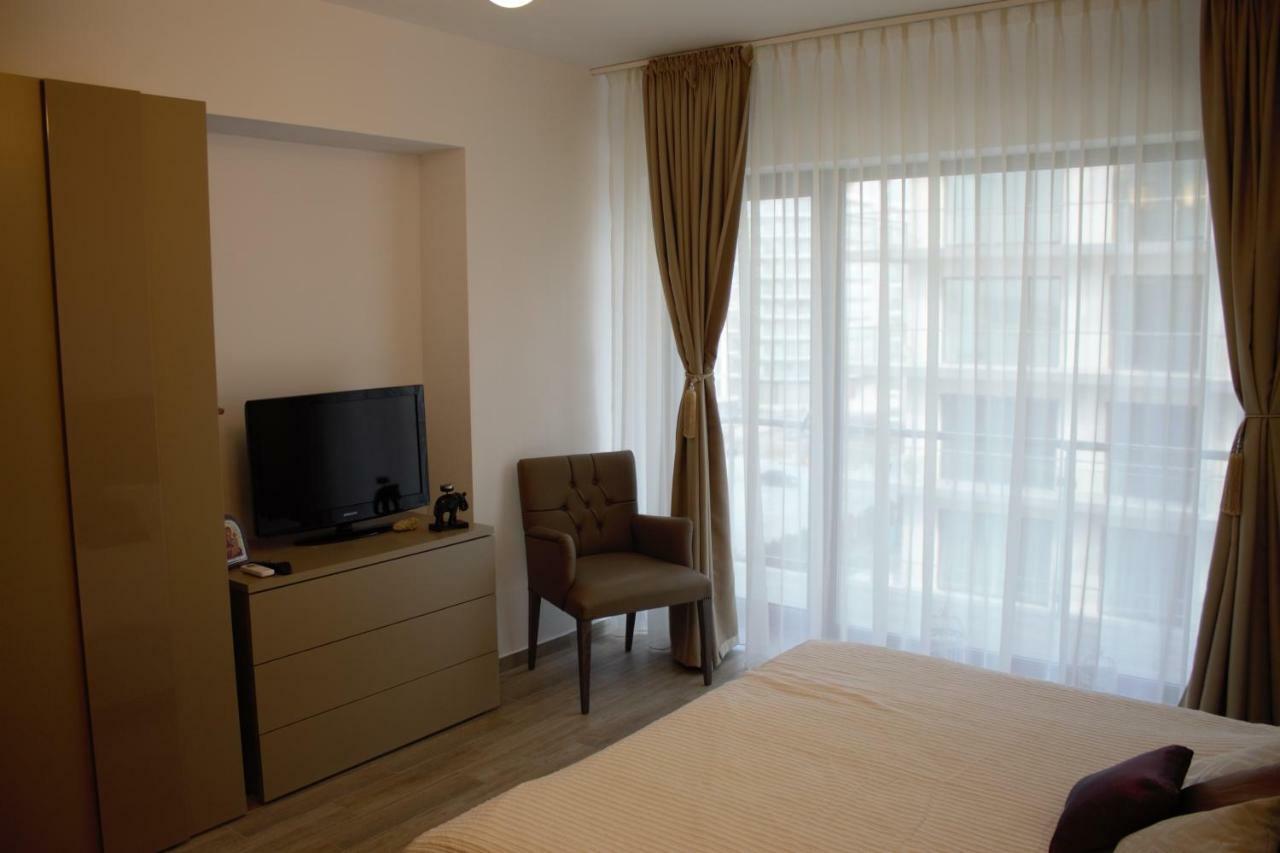 Luxury Studio 42 De Silva Mamaia Exterior photo
